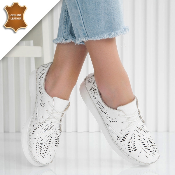 Обувки Flora White