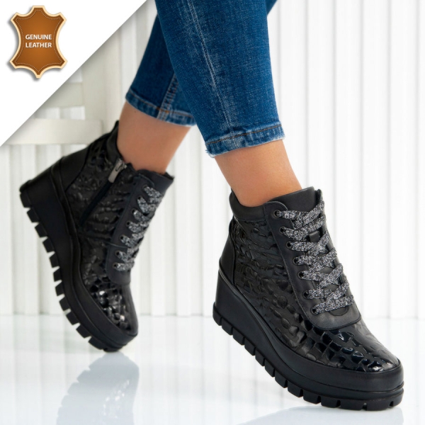 Боти Naomi Black