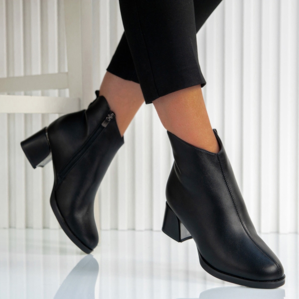 Боти Lillie Black