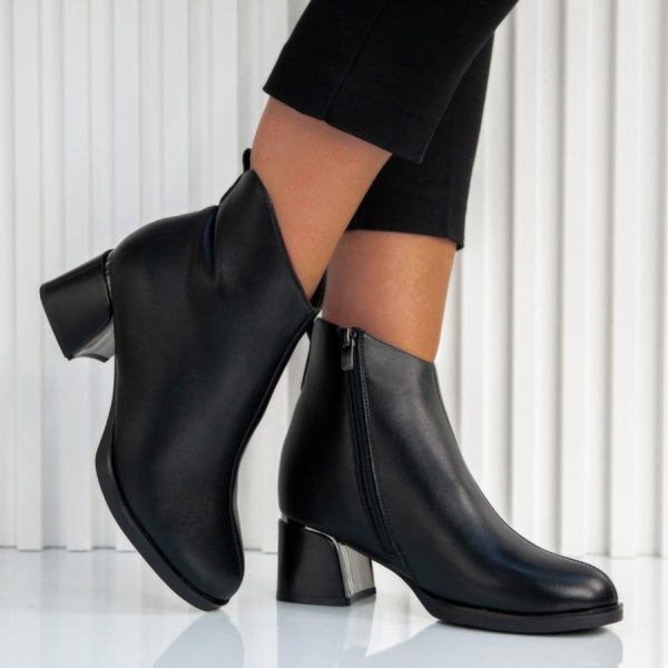 Боти Lillie Black