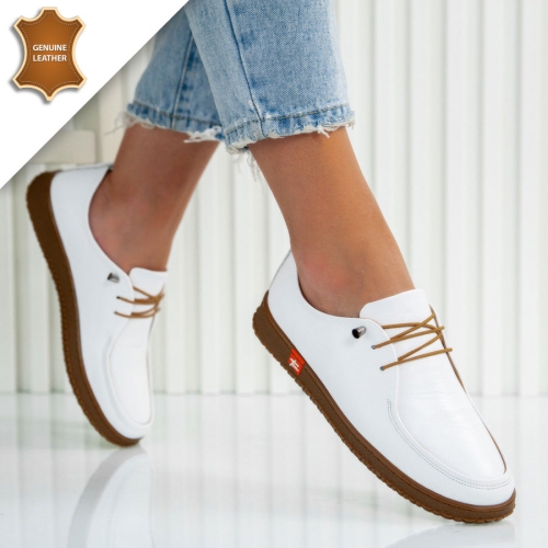 Обувки Cassandra White