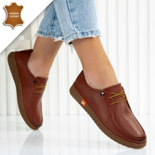 Обувки Cassandra Brown