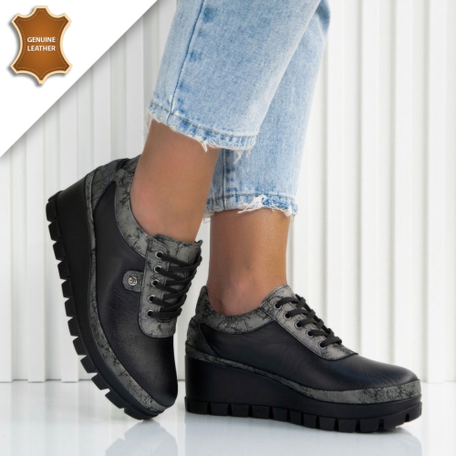 Обувки Angela Black