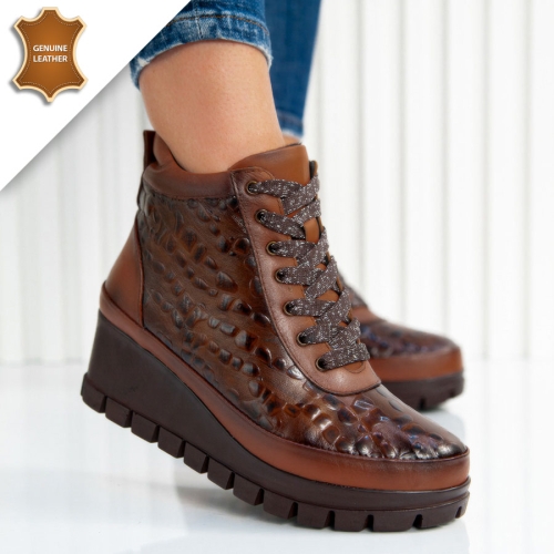 Боти Naomi Brown