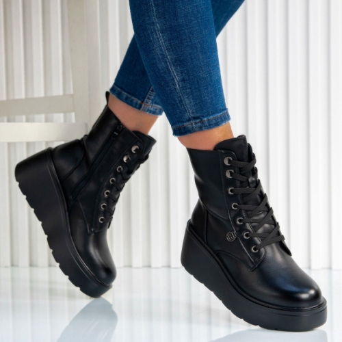 Боти Tania Black