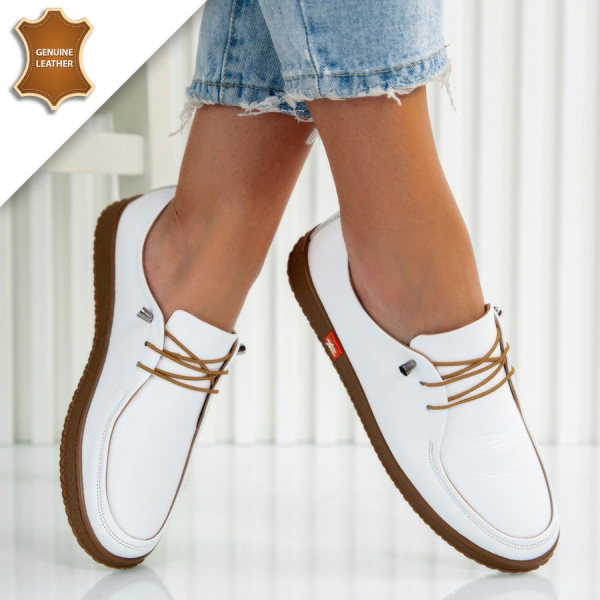 Обувки Cassandra White