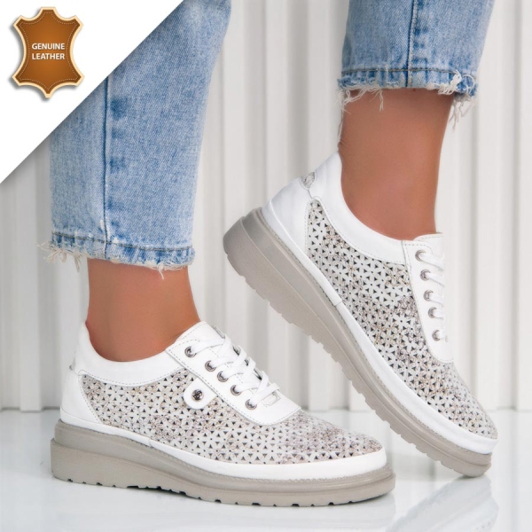 Обувки Claudia White