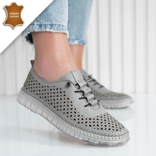 Обувки Agape Grey