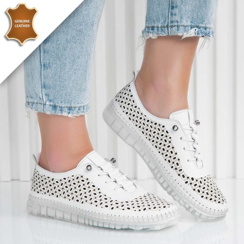 Обувки Agape White