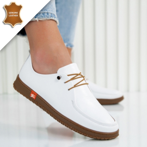 Обувки Cassandra White