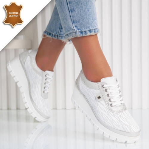 Обувки Dolores White