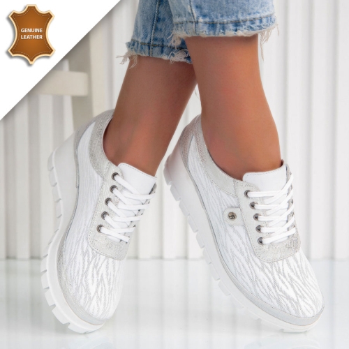 Обувки Dolores White