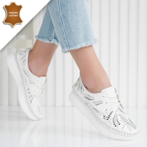 Обувки Flora White